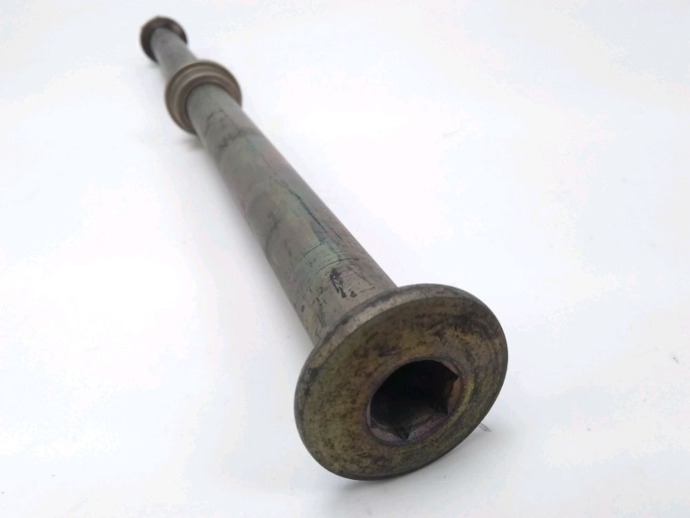 AXE DE ROUE ARRIERE