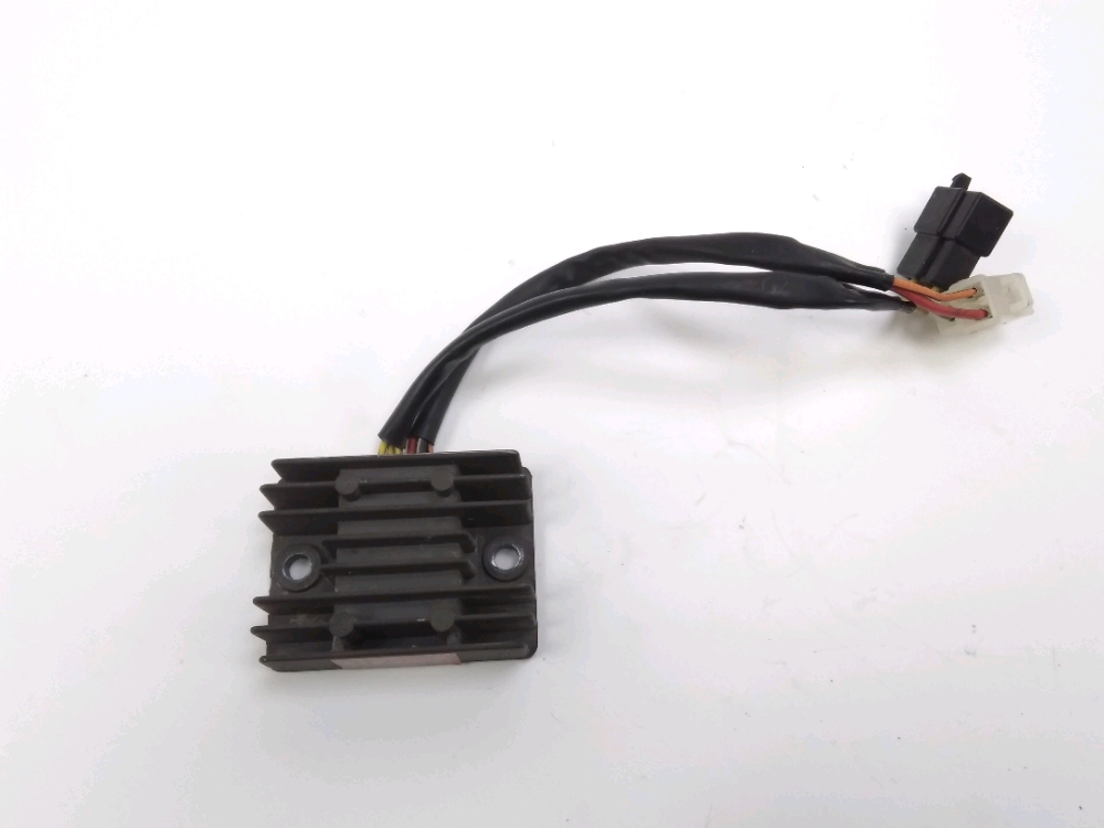REGULATEUR DE TENSION