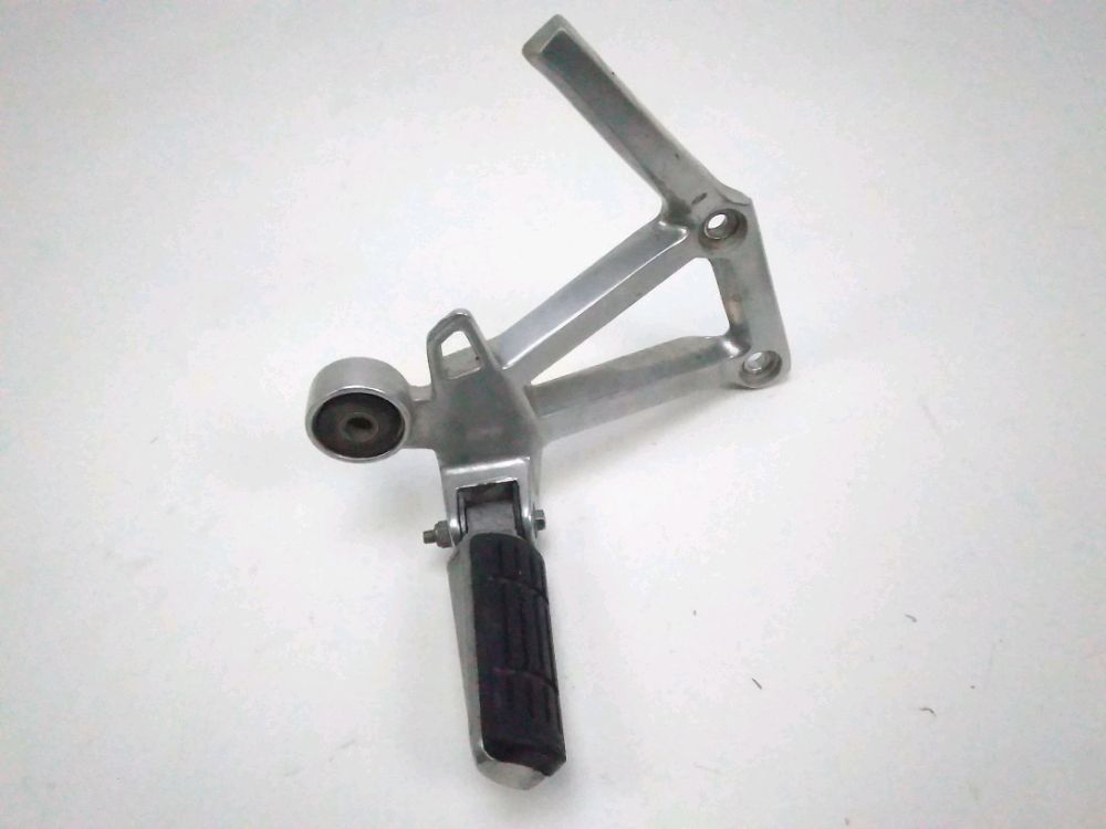 Platine et repose pieds arriere droit