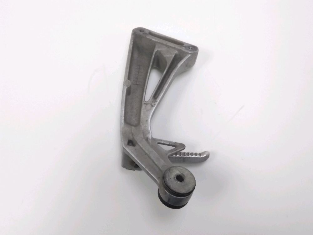 PLATINE ET REPOSE PIEDS ARRIERE DROIT