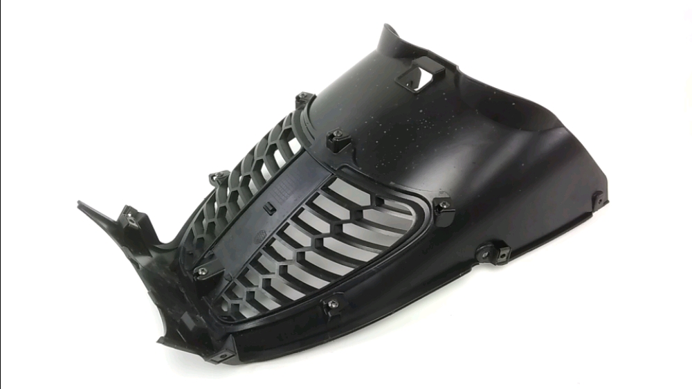 GRILLE DE RADIATEUR