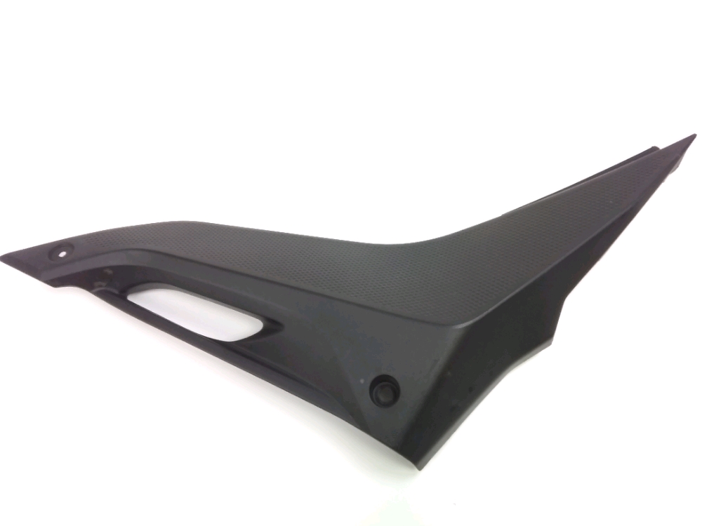 CACHE LATERAL GAUCHE