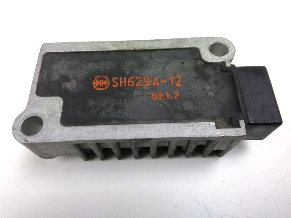 REGULATEUR DE TENSION