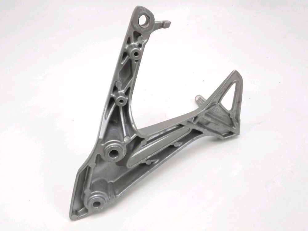 PLATINE ARRIERE DROITE COMPLETE