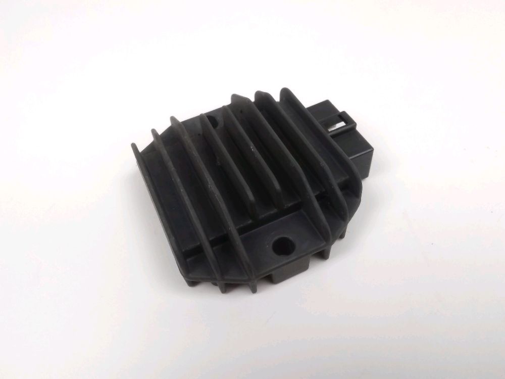 REGULATEUR DE TENSION