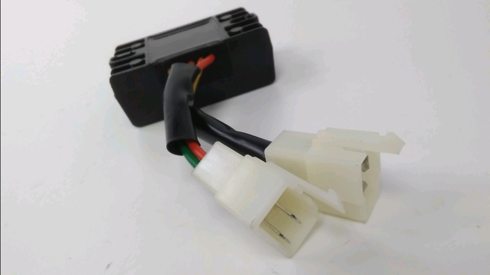 REGULATEUR DE TENSION