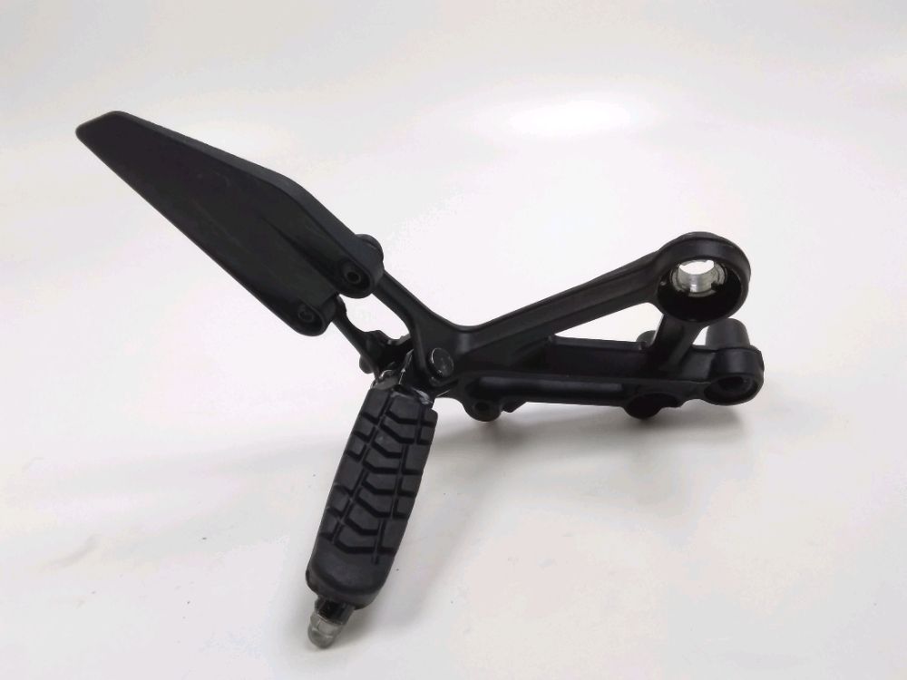 PLATINE AVANT DROITE COMPLETE