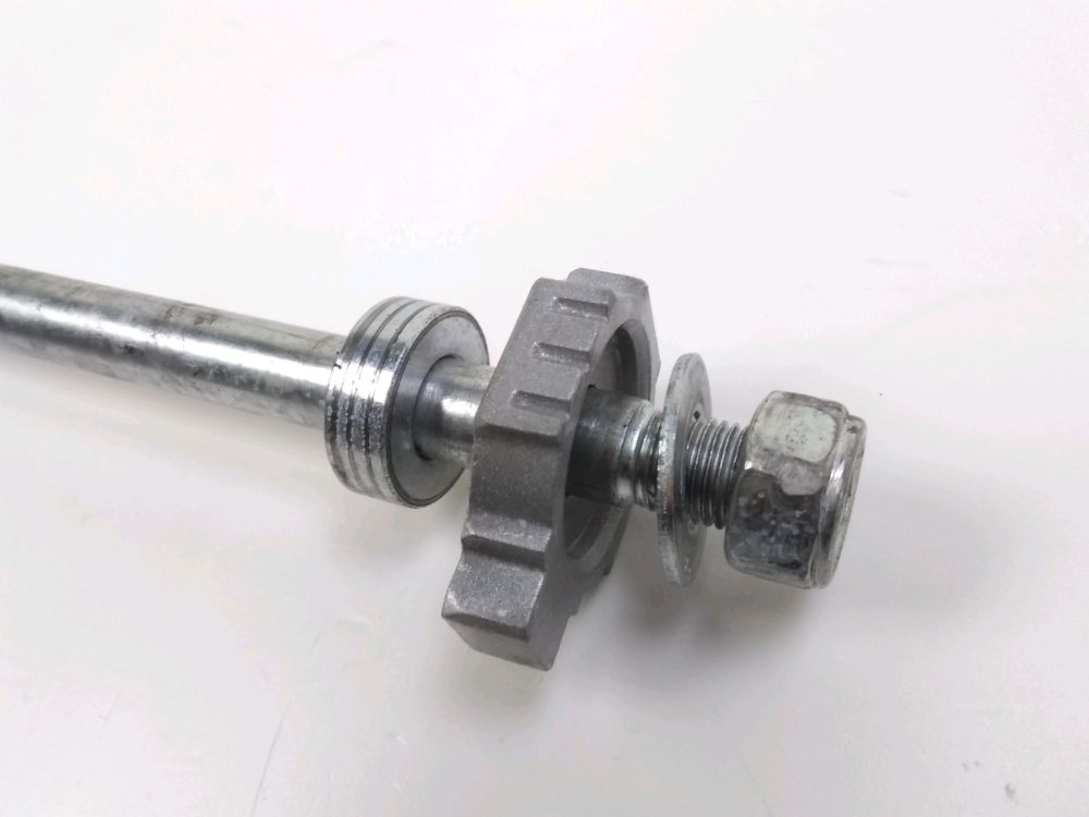 AXE DE ROUE ARRIERE