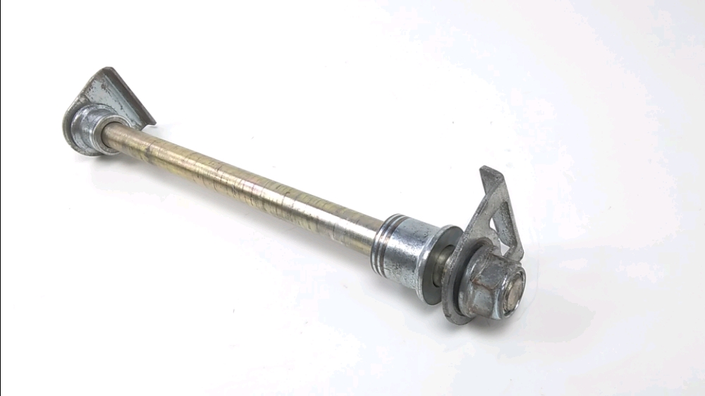 Axe de roue arriere