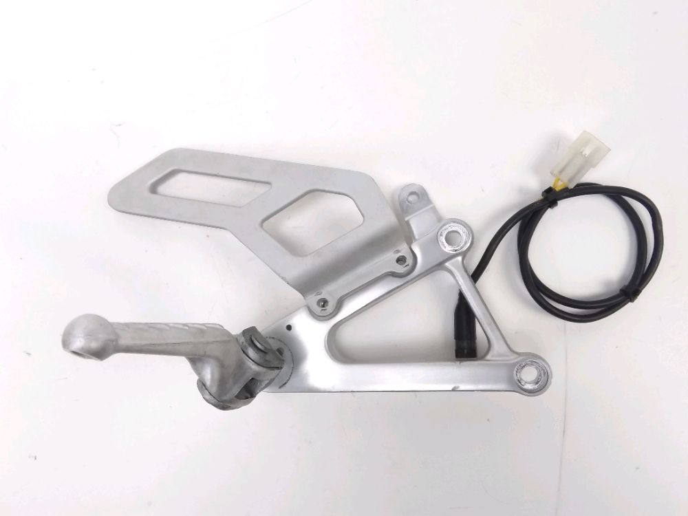 Platine avant droite