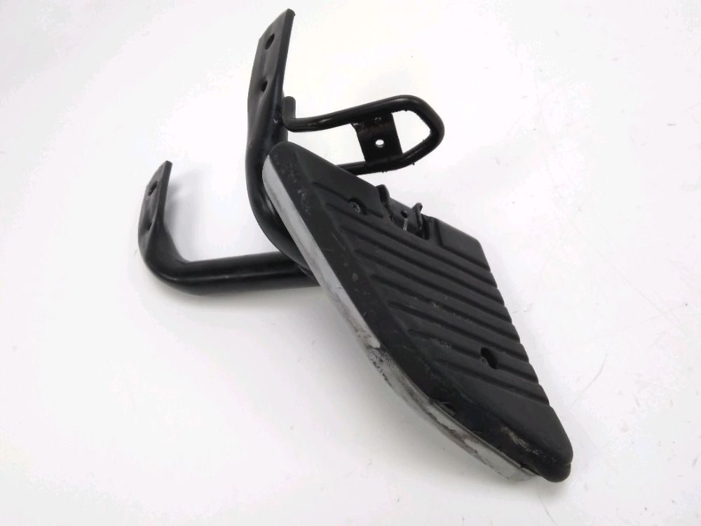 Platine et repose pieds arriere gauche