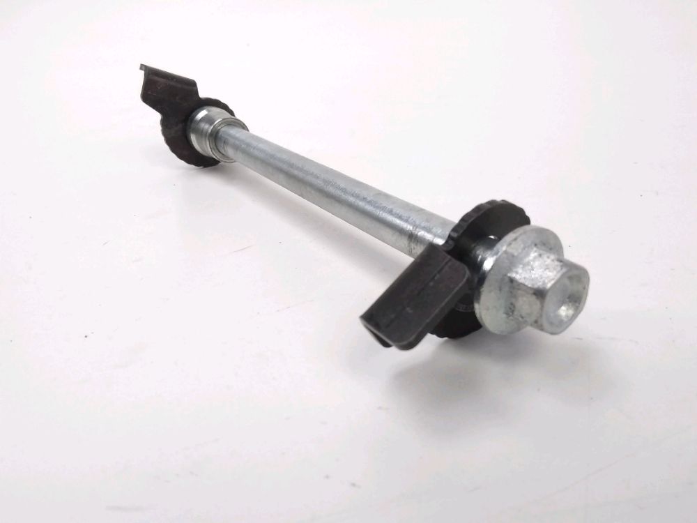 AXE DE ROUE ARRIERE