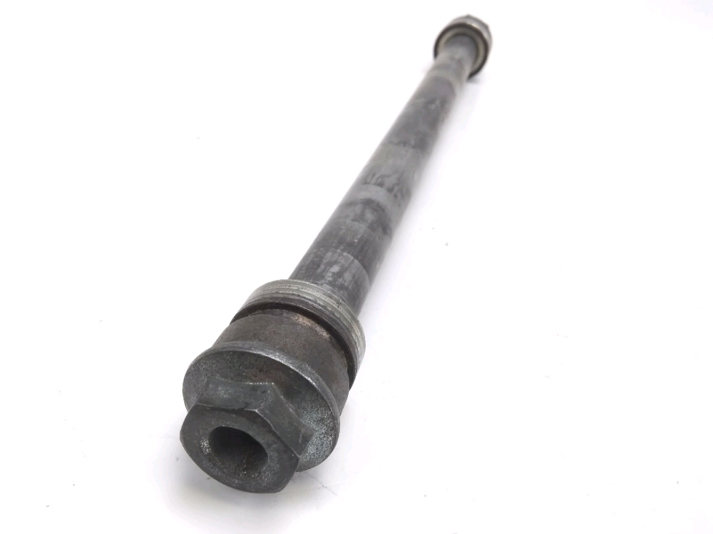 AXE DE ROUE ARRIERE