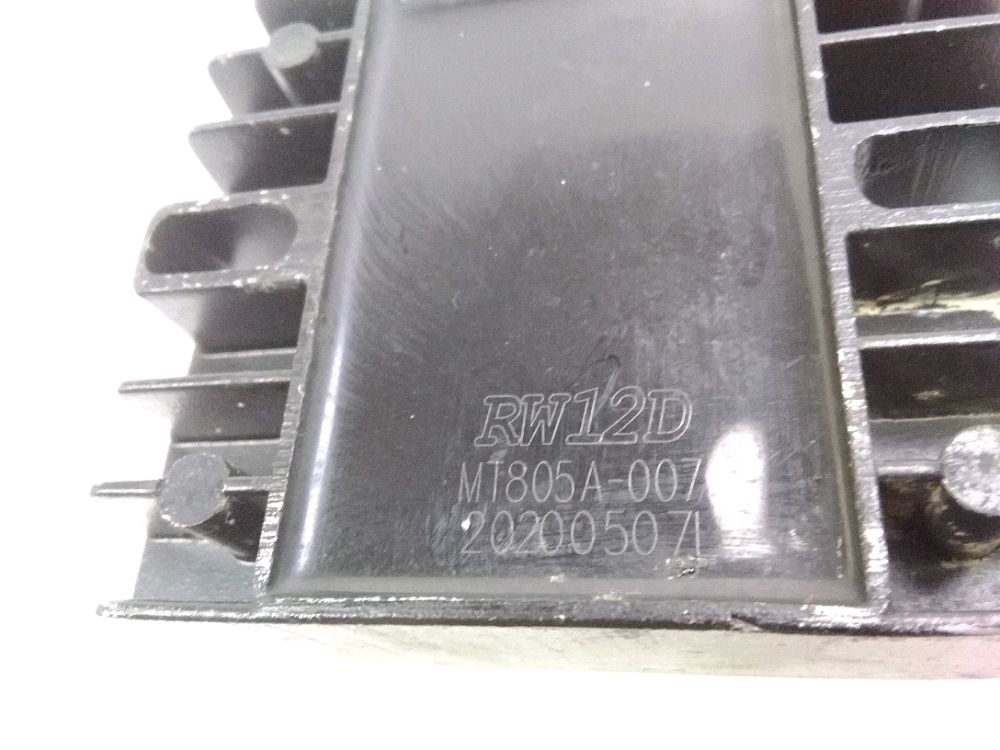 REGULATEUR DE TENSION