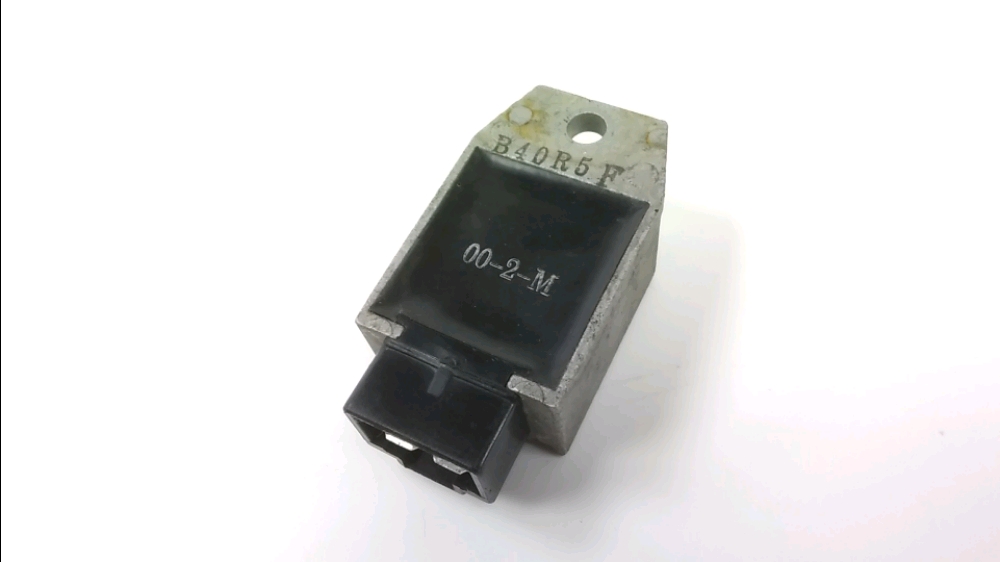 REGULATEUR DE TENSION