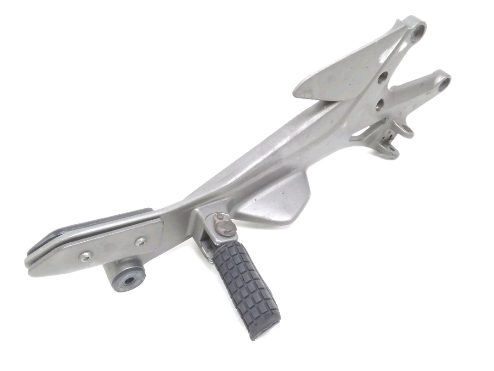 PLATINE AVANT DROITE