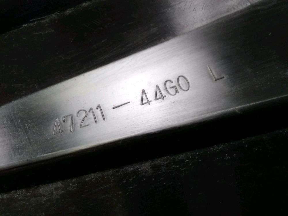 CACHE LATERAL GAUCHE