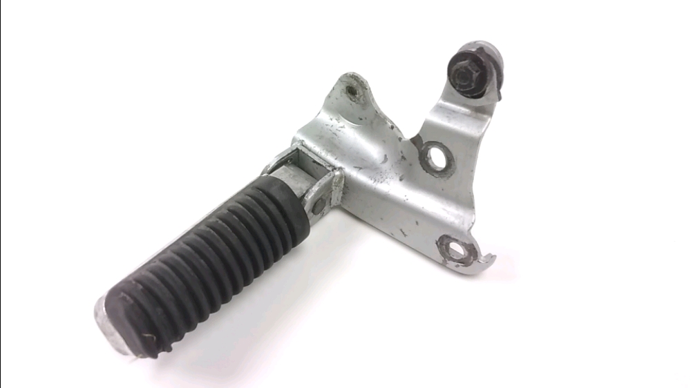 Repose pieds arriere droit