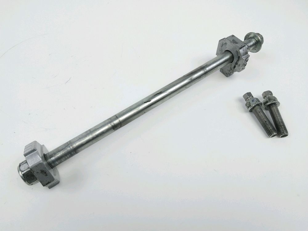 AXE DE ROUE ARRIERE