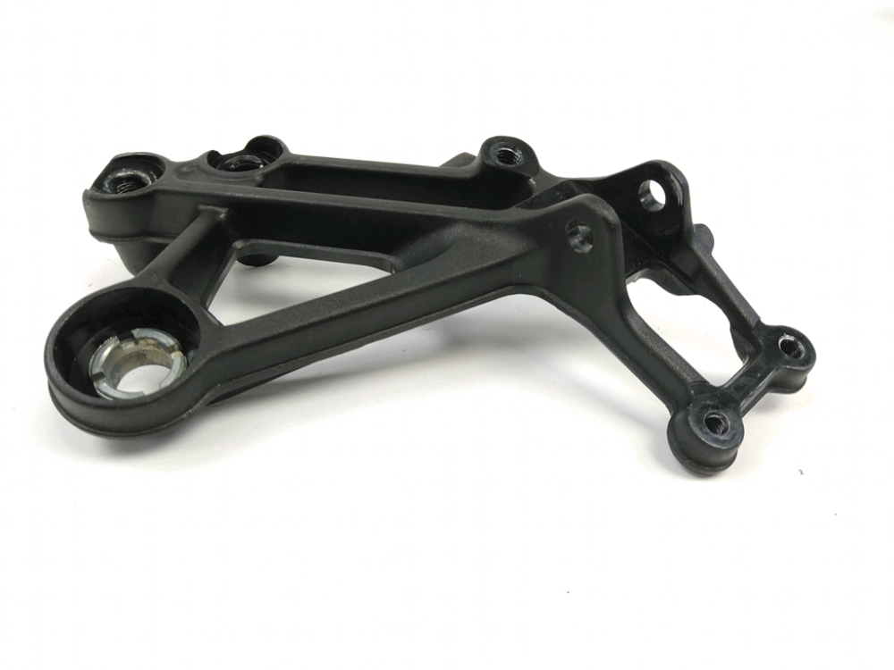 PLATINE AVANT DROITE