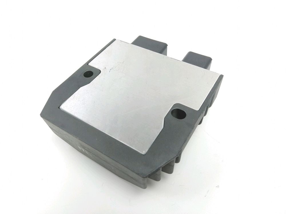 REGULATEUR DE TENSION