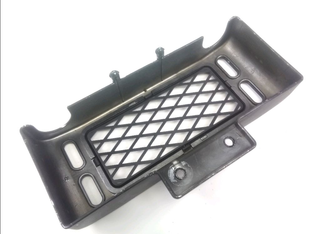 GRILLE DE RADIATEUR