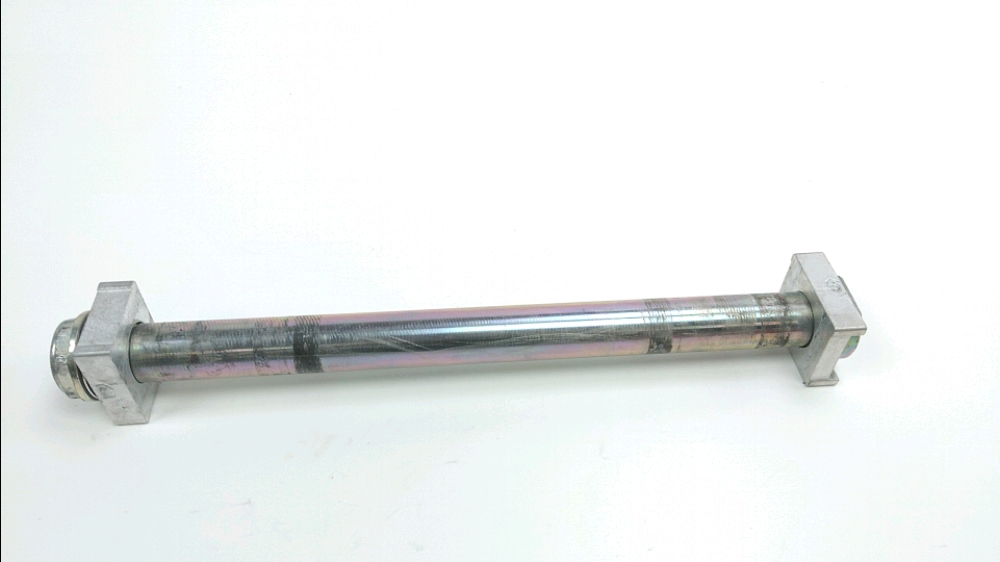 Axe de roue arriere