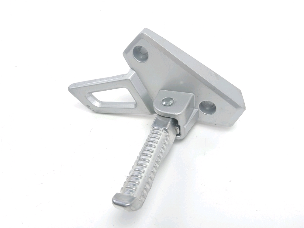 Repose pieds arriere droit