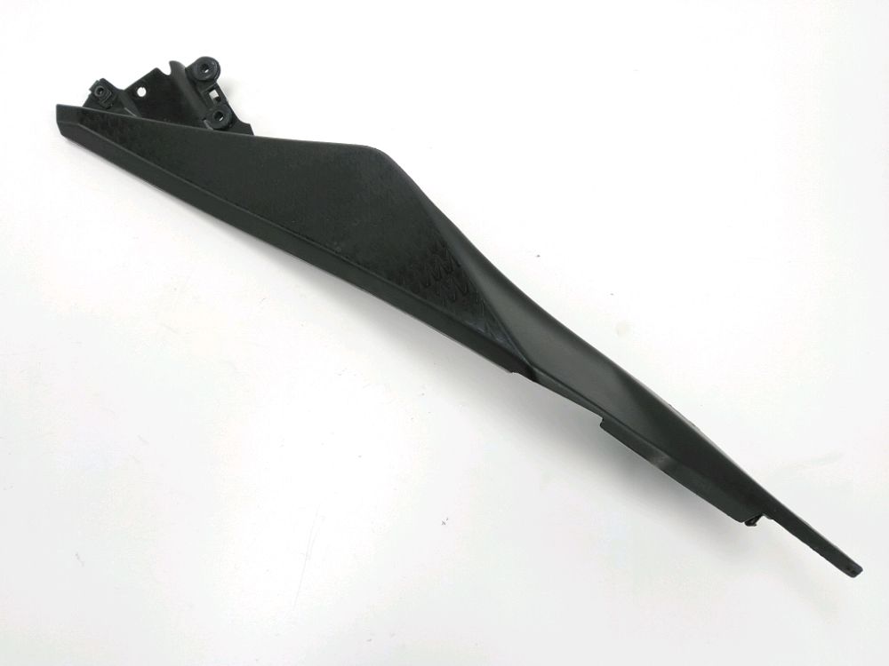 CACHE LATERAL GAUCHE