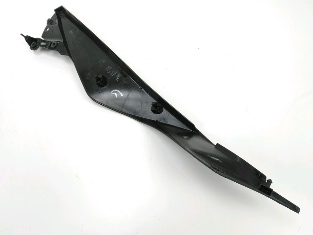 CACHE LATERAL GAUCHE