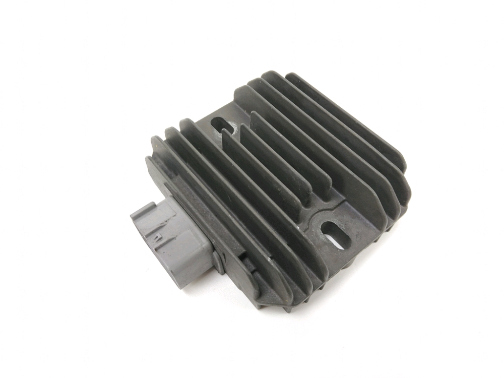 REGULATEUR DE TENSION