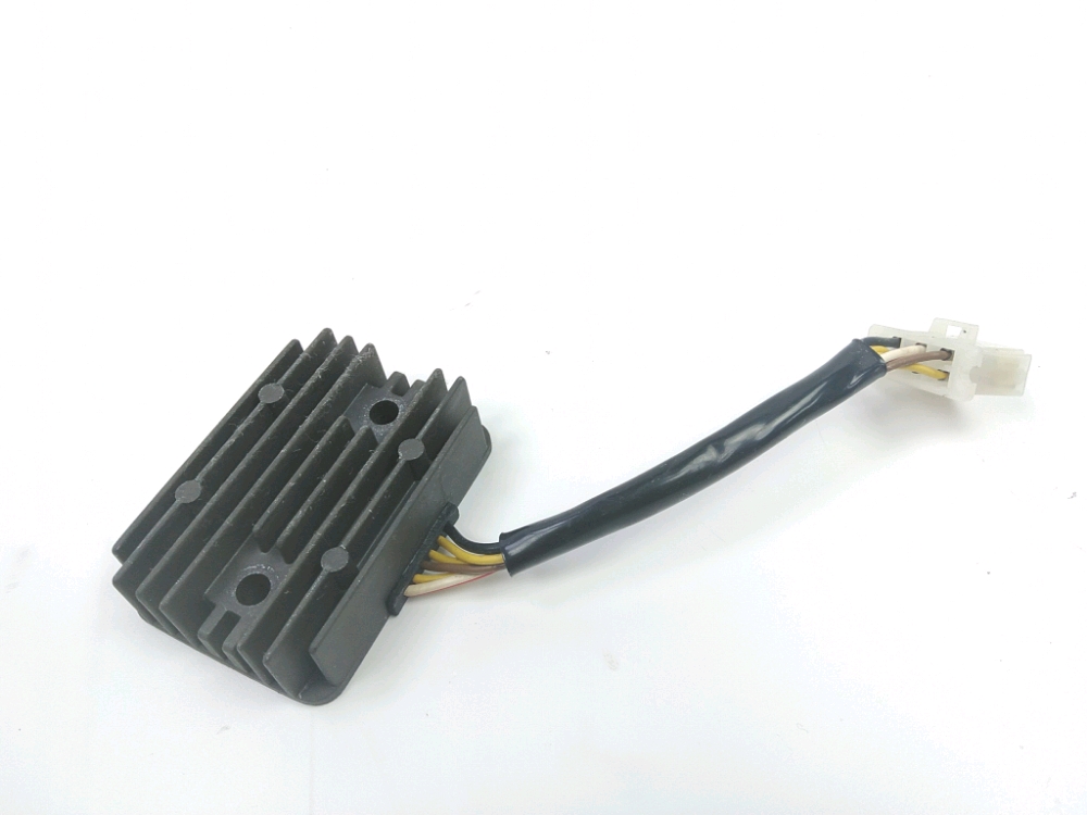 REGULATEUR DE TENSION