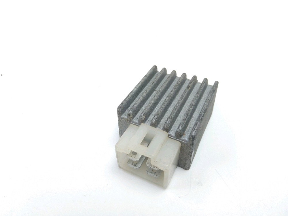 REGULATEUR DE TENSION