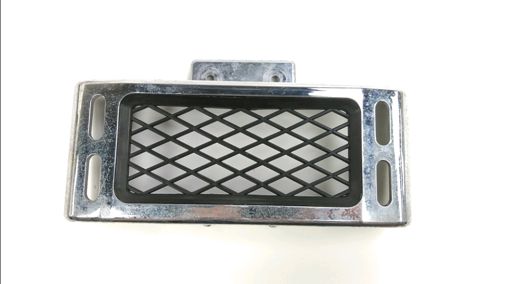 GRILLE DE RADIATEUR