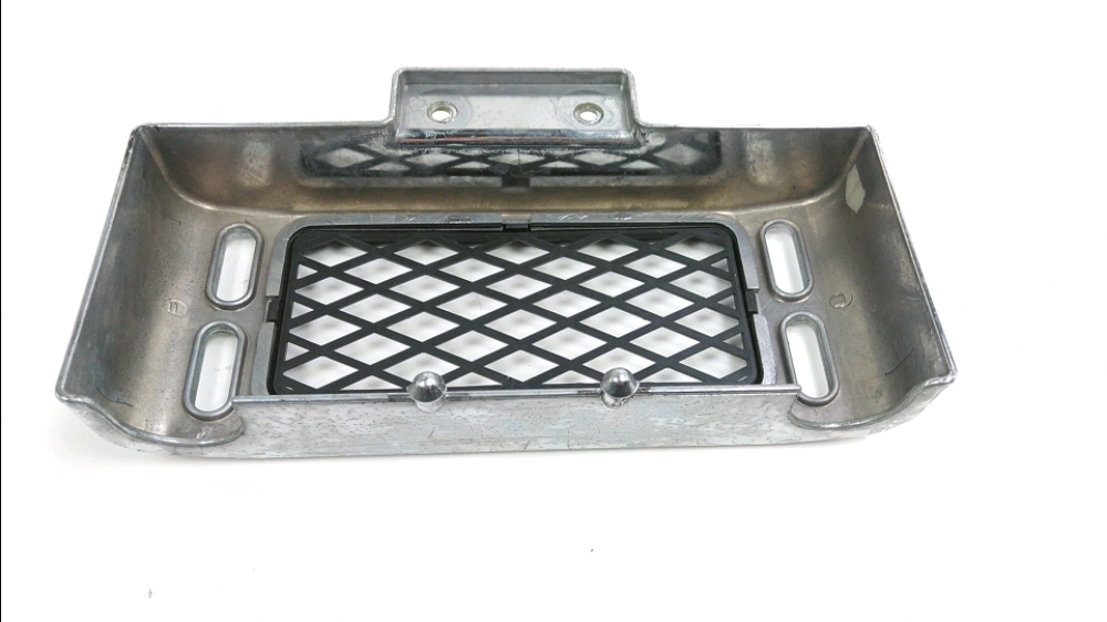 GRILLE DE RADIATEUR