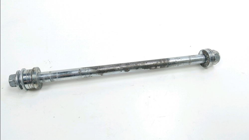 AXE DE ROUE ARRIERE