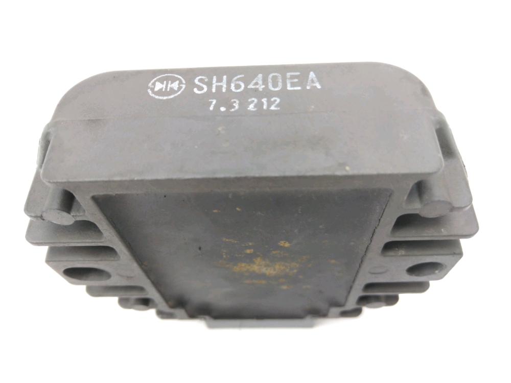 REGULATEUR DE TENSION