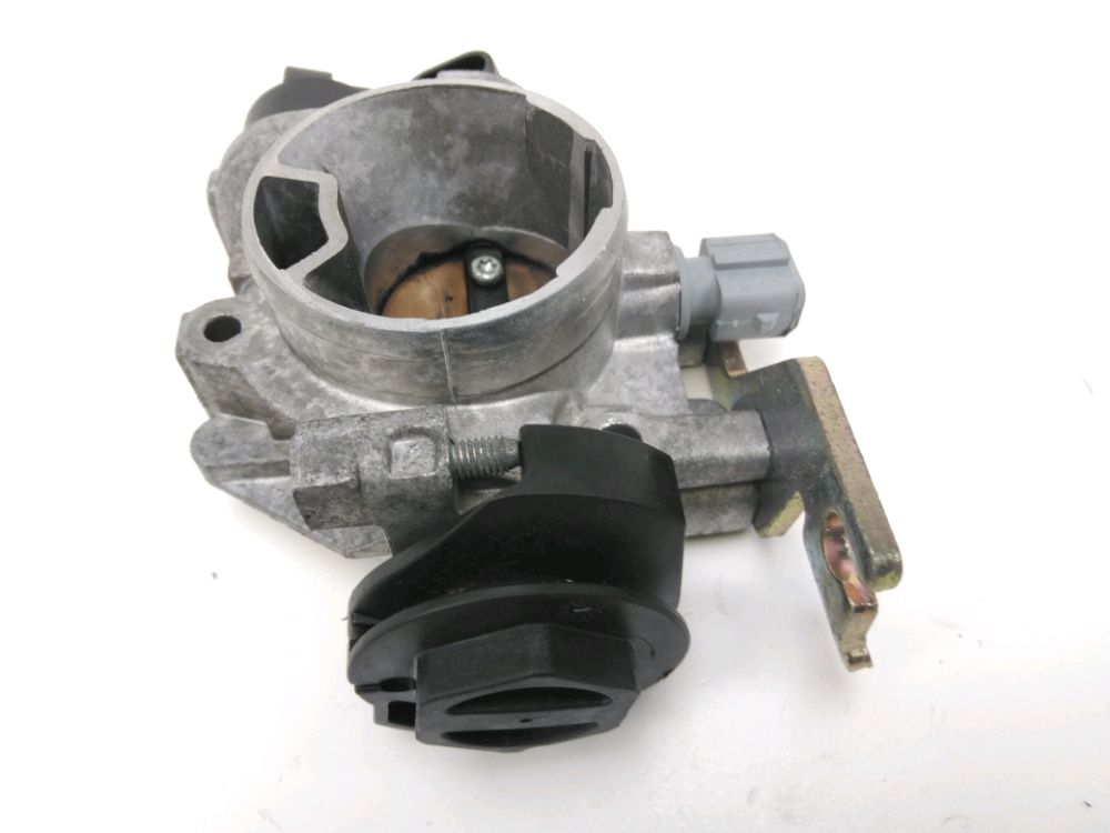 Corps d'injection droit