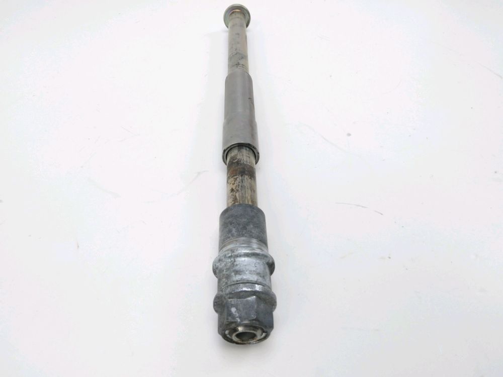AXE DE ROUE ARRIERE