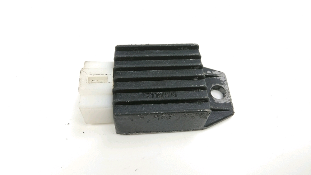 REGULATEUR DE TENSION