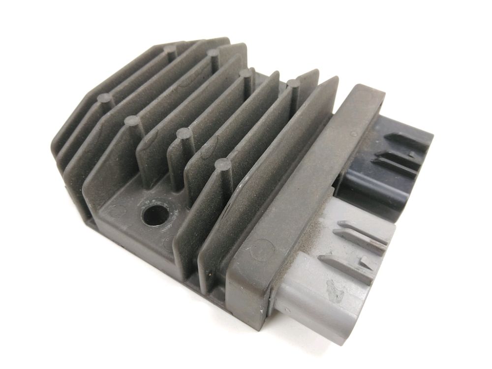 REGULATEUR DE TENSION