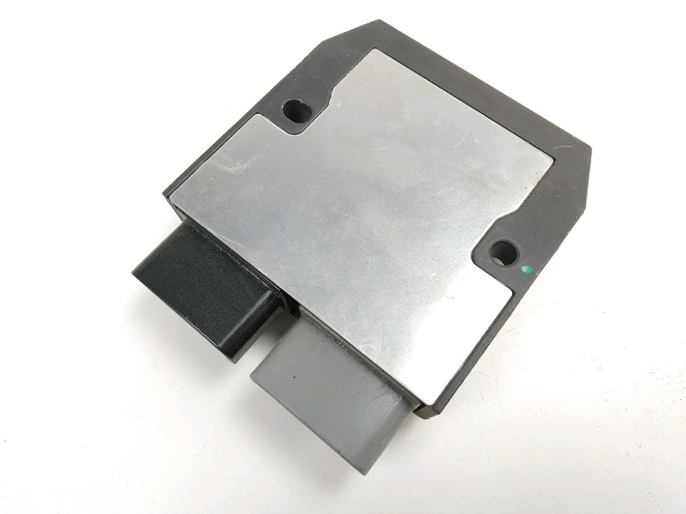 REGULATEUR DE TENSION