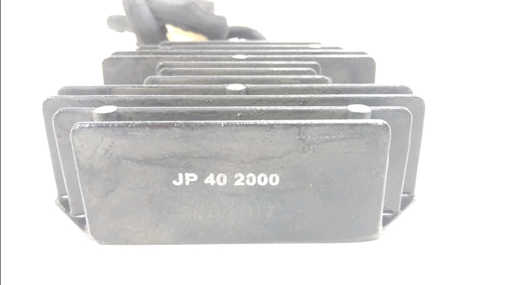 REGULATEUR DE TENSION