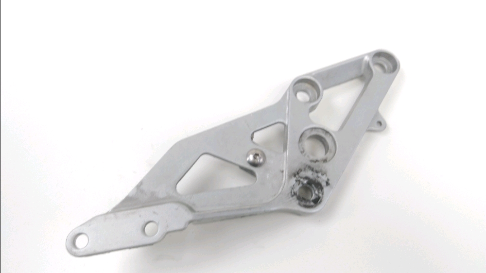 Platine avant droite