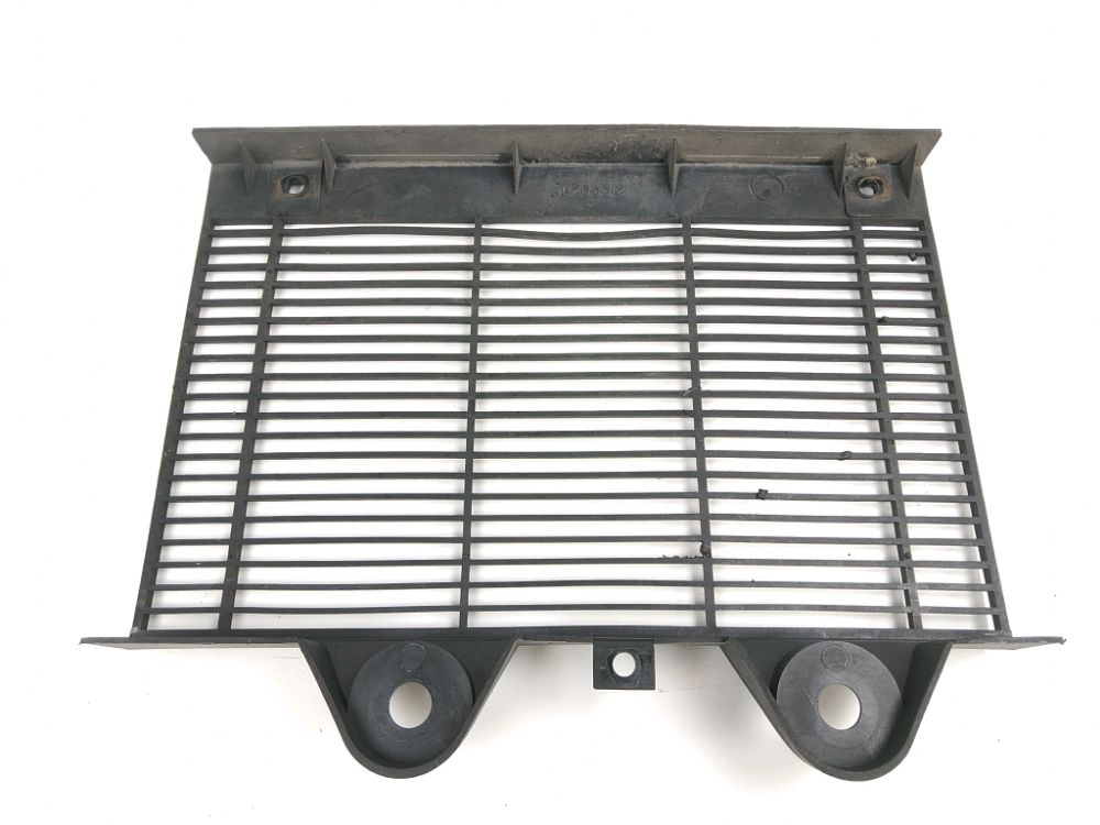 GRILLE DE RADIATEUR
