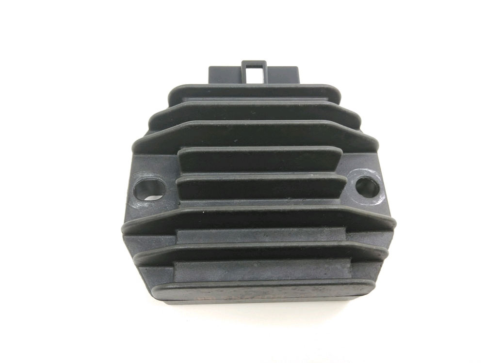 REGULATEUR DE TENSION
