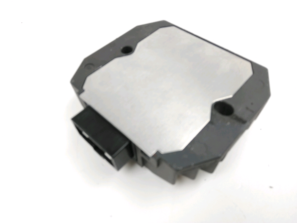 REGULATEUR DE TENSION