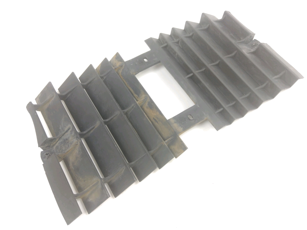 GRILLE DE RADIATEUR
