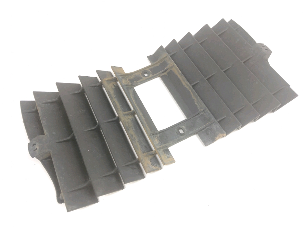 GRILLE DE RADIATEUR