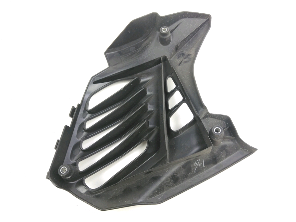 GRILLE DE RADIATEUR